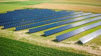 Solceller - grøn mark - bæredygtighed - energi 1920x1080.jpg